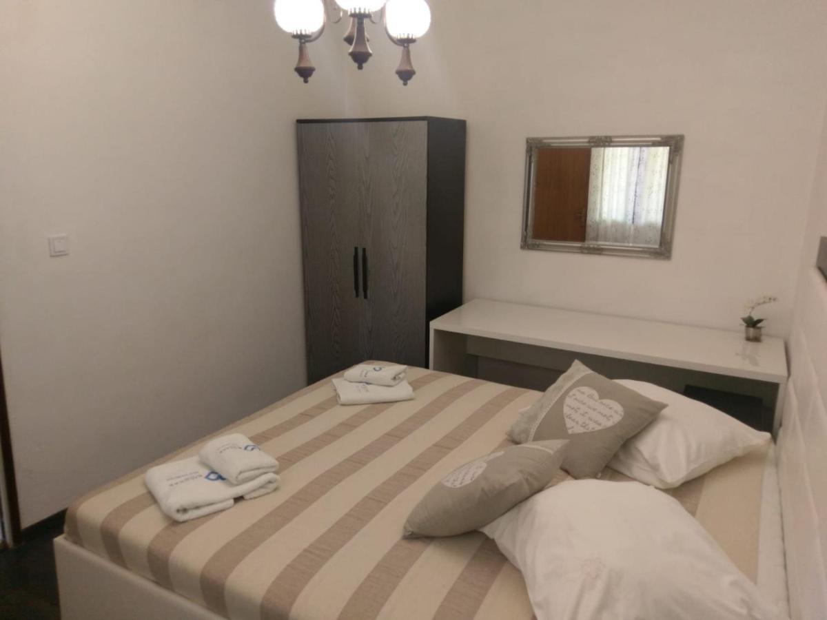 Apartment Martina 비오그라드나모루 외부 사진